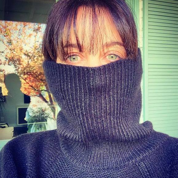 Profile Picture of Jill Sundahl (@jillbeesun) on Poshmark