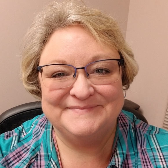 Sandie Stumbo - Poshmark Profile Picture of Sandie Stumbo (@sandstu) on Poshmark