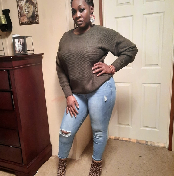 Profile Picture of Lakesha lashawn adkins Adkins (@lakeshaadkins8) on Poshmark