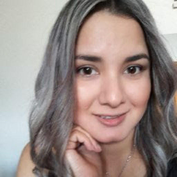 Profile Picture of Daniela Gomez (@danielagomez508) on Poshmark