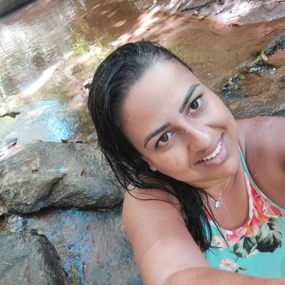 Profile Picture of Alexandra Monteiro (@alexandramontei) on Poshmark