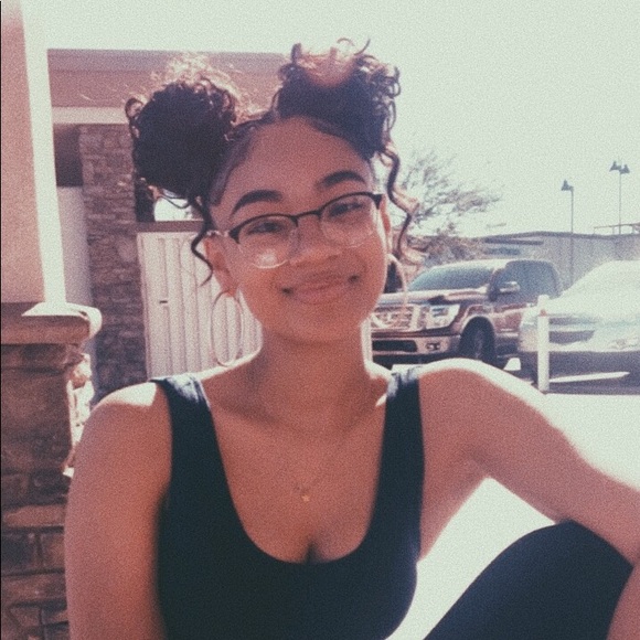 Profile Picture of Isabelle Witcombe (@gnarlyisa) on Poshmark