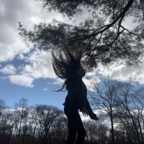 Profile Picture of Lucy Olson (@lucy_olson28) on Poshmark