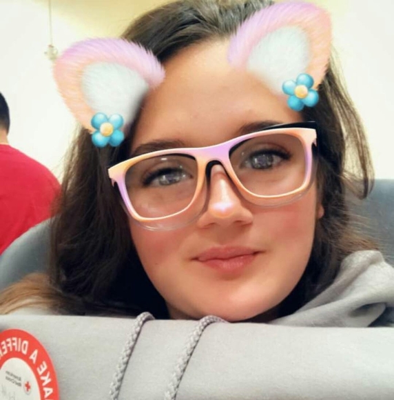 Profile Picture of Lilly Evens (@lillyevens) on Poshmark