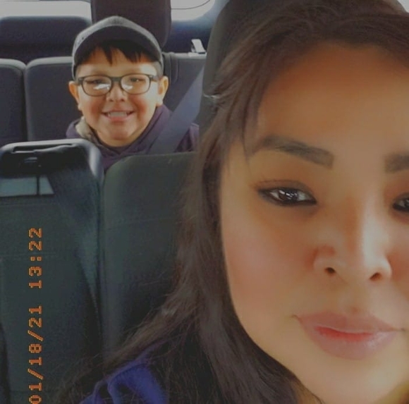 Profile Picture of Rolissa Abeyta-mansell (@rolissa) on Poshmark