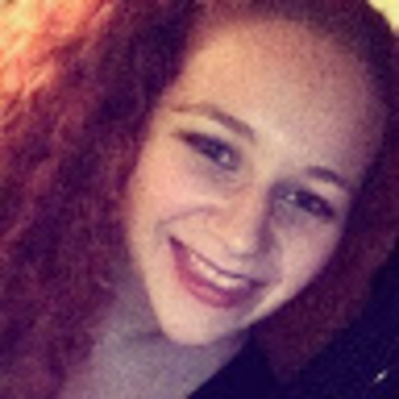 Profile Picture of Bryanna Wakefield (@bryannawakefiel) on Poshmark