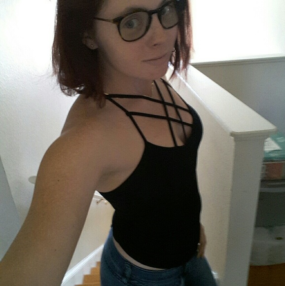 Profile Picture of Katelyn Fussell (@fuzzyetak) on Poshmark