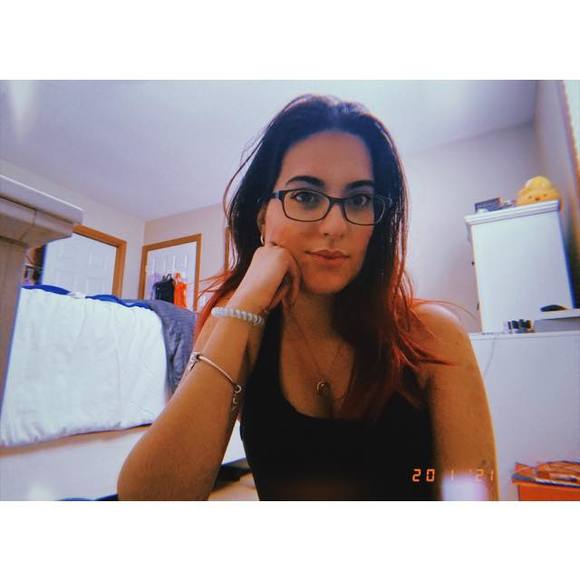 Profile Picture of Christina Valente (@valxnte) on Poshmark