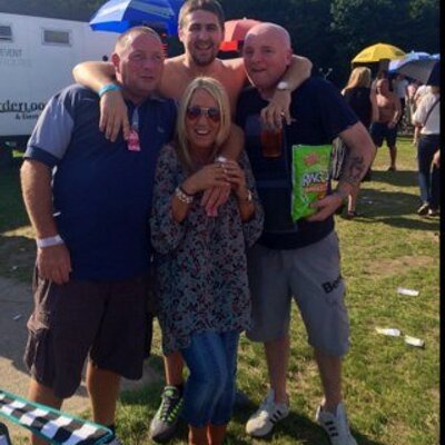 Profile Picture of Michelle (@shellyscully) on Twitter