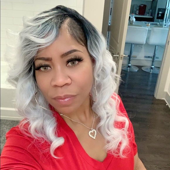Profile Picture of Lisa Turner (@mrslturner2) on Poshmark