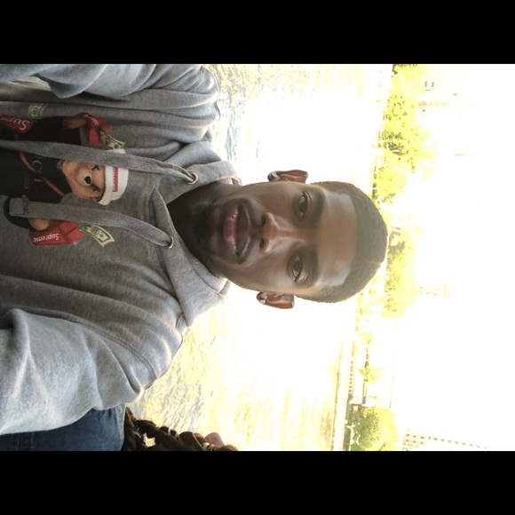 Profile Picture of John Mathis (@johnmathis23) on Poshmark