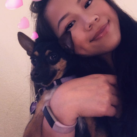 Profile Picture of Lillian Nguyen (@xlilliann) on Poshmark