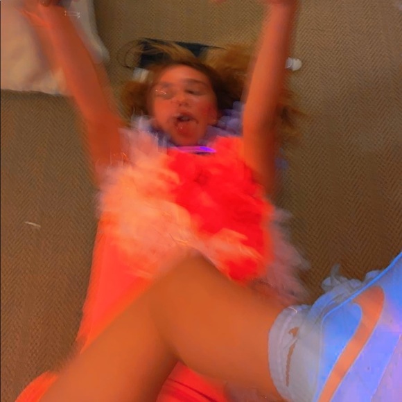 Olivia Krepela - Poshmark Profile Picture of Olivia Krepela (@o_krepela) on Poshmark