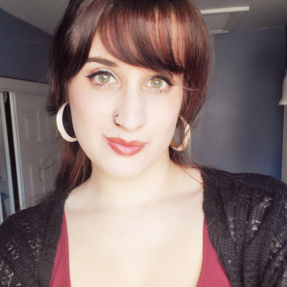 Profile Picture of Nancy Taggart (@nancytaggart) on Poshmark