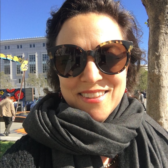 Olga Katsnelson - Poshmark Profile Picture of Olga Katsnelson (@lucysear28) on Poshmark