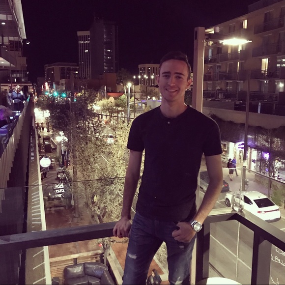 Stephen Sekoulopoulos - Poshmark Profile Picture of Stephen Sekoulopoulos (@sekoulopoulos) on Poshmark