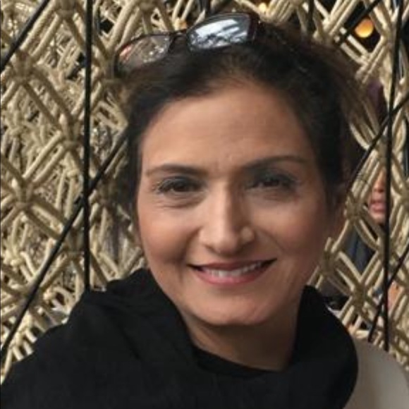Profile Picture of Amina Jafary (@amyalshahzadi) on Poshmark