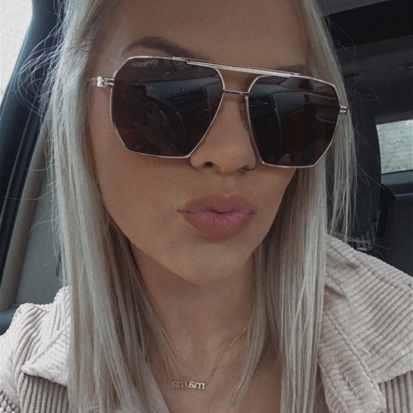 Profile Picture of Lauren Fields (@laurenfields11) on Poshmark