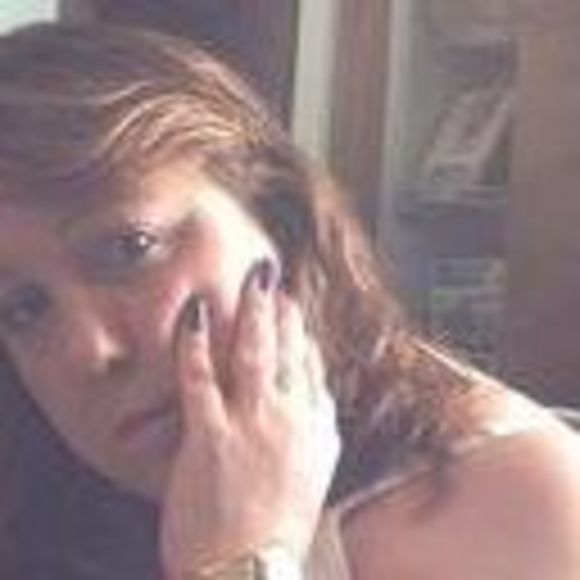 Profile Picture of Louise Roberts (@redwine410) on Poshmark