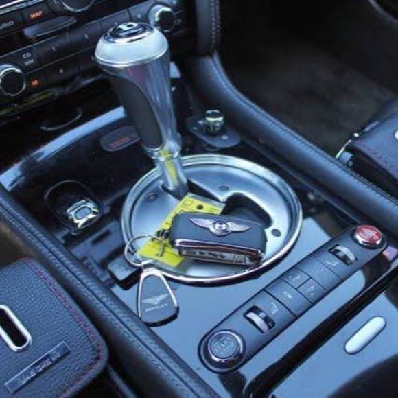 Profile Picture of El Ronbo (@bo48) on Poshmark