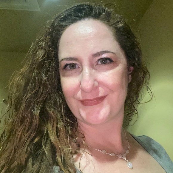 Profile Picture of Brandy Zumhofe (@akeyper) on Poshmark