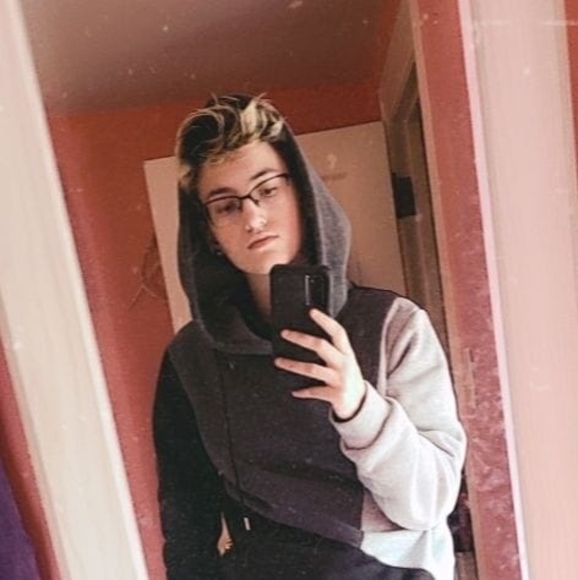 Profile Picture of Corina Crooker (@corinacrooker) on Poshmark