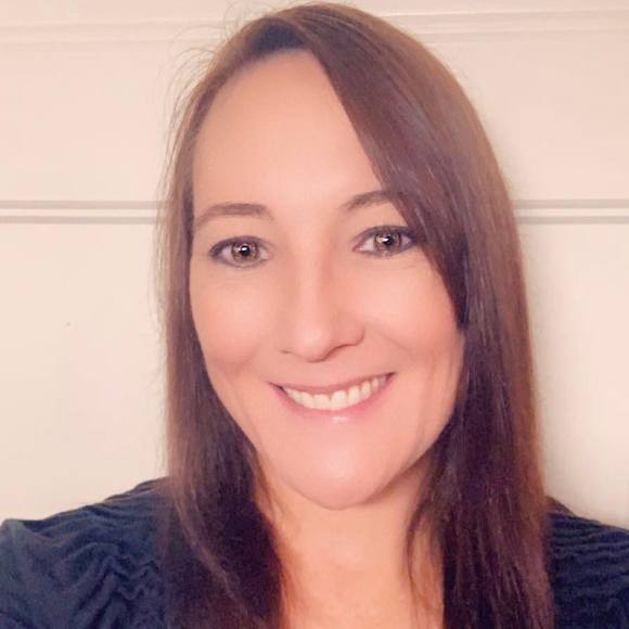 Profile Picture of Liz Wustrack (@creditunionmom) on Poshmark