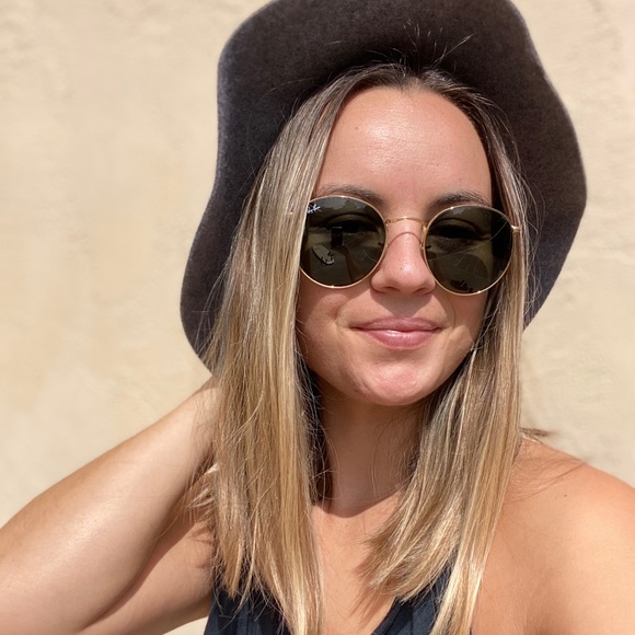 Profile Picture of Gabrielle Wagner (@gabywags) on Poshmark