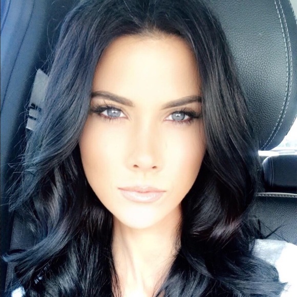 Profile Picture of Tiffany Theriot (@poshaesthetics1) on Poshmark