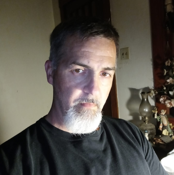 Profile Picture of Chris Medlin (@staffidshire75) on Poshmark