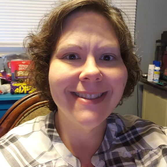 Profile Picture of Shannon Stinedurf (@sstinedurf) on Poshmark