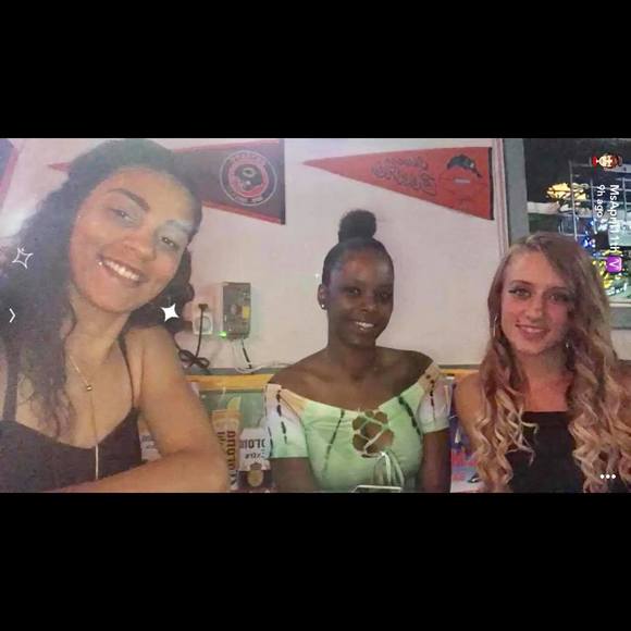 Taylor Denny - Poshmark Profile Picture of Taylor Denny (@taydenny) on Poshmark