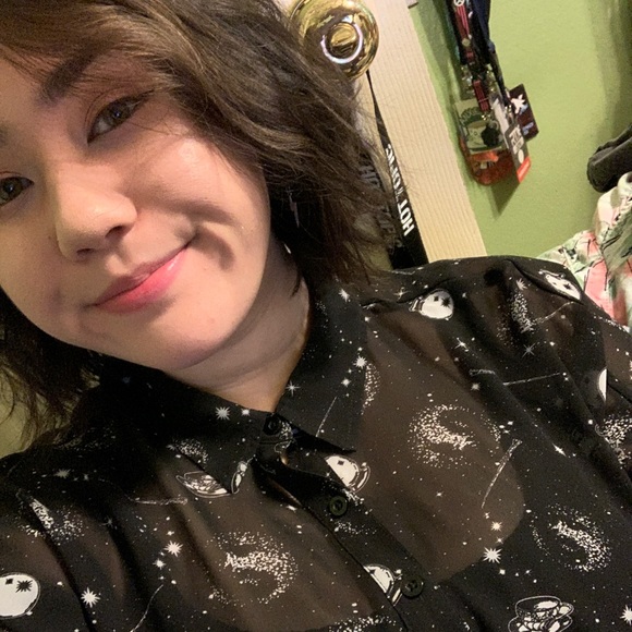 Cateline Keiser - Poshmark Profile Picture of Cateline Keiser (@slothmosh) on Poshmark