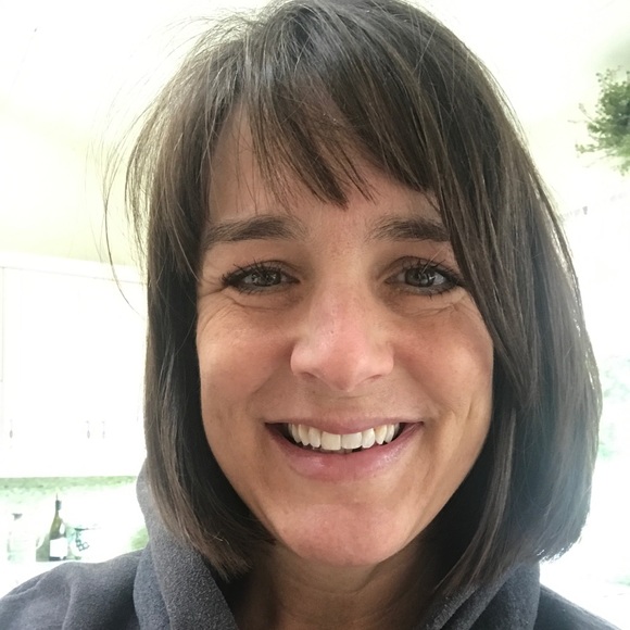 Profile Picture of Alison Bockus (@alibockus) on Poshmark