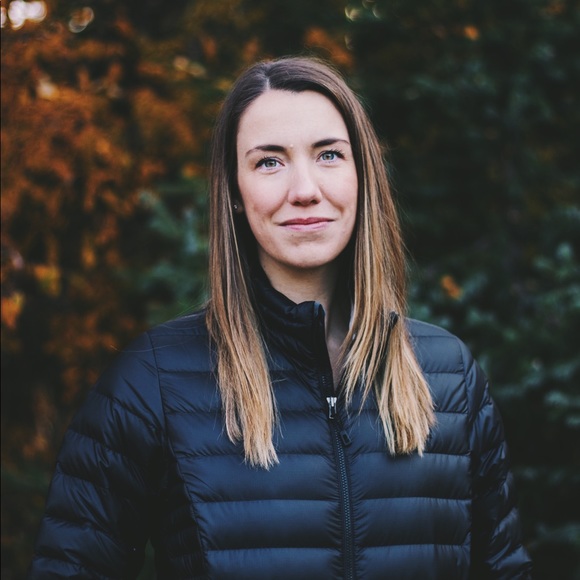 Profile Picture of Kate Potter (@katepotterv) on Poshmark