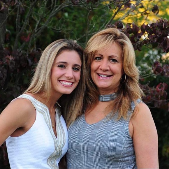 Profile Picture of Laur Ordemann (@laurord) on Poshmark