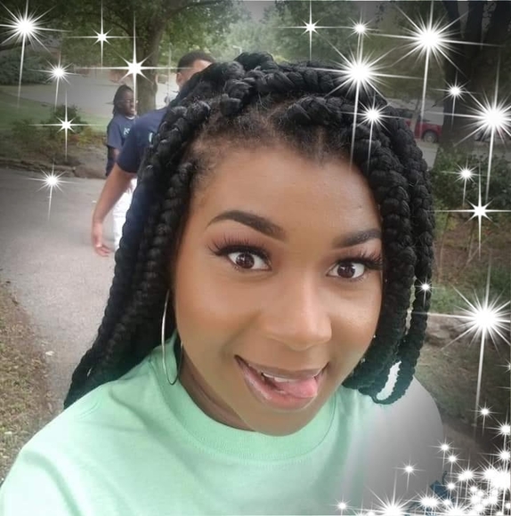 Archie Archie-merritt - Poshmark Profile Picture of Archie Archie-merritt (@ladyarchie8984) on Poshmark