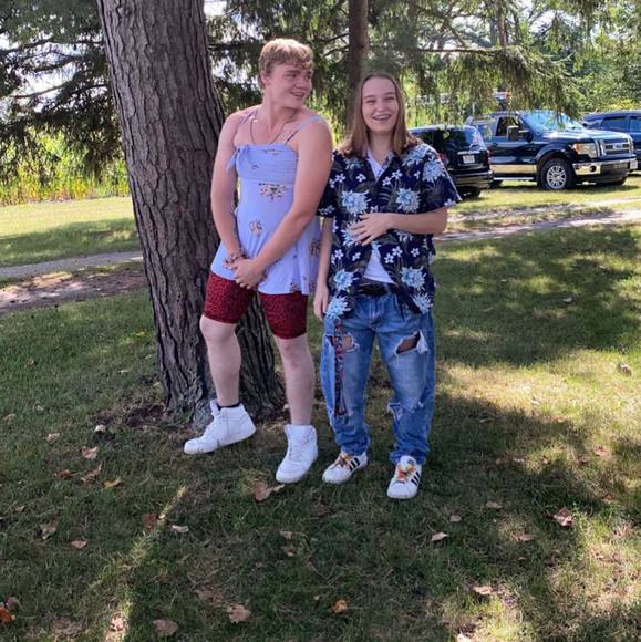 Profile Picture of Cheyenne Pasqualone (@chey_person11) on Poshmark