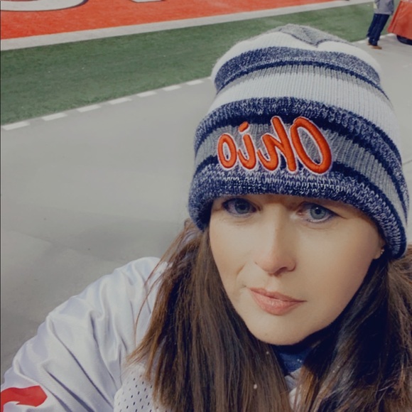 Profile Picture of Alicia Matheson (@aliciamatheson) on Poshmark