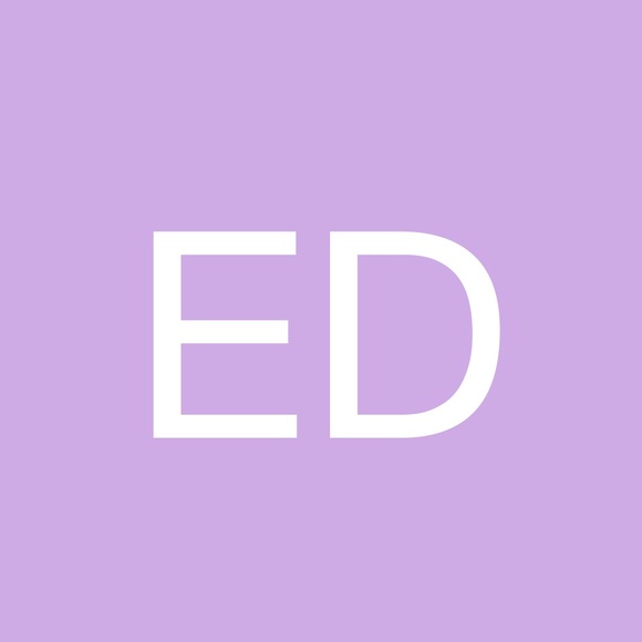 Profile Picture of Emily Danuser (@erendanuser) on Poshmark