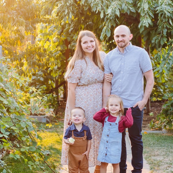 Profile Picture of Meaghann Ozmun (@megozmun) on Poshmark