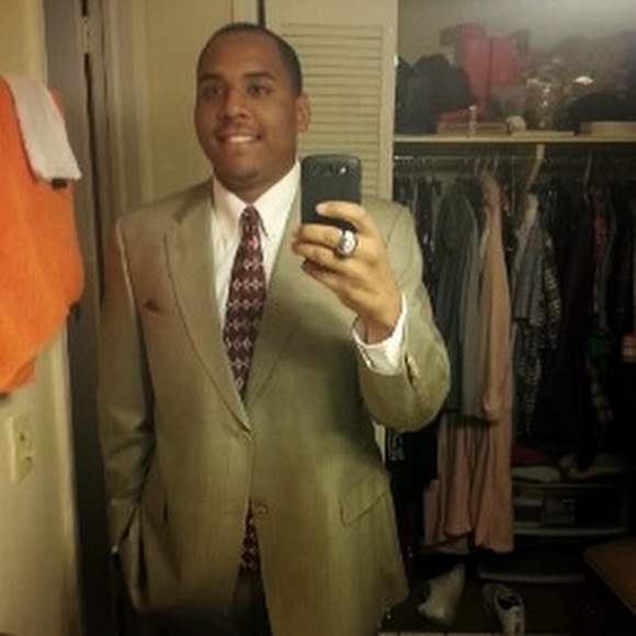 Profile Picture of Michael Timmons (@mictimmons10) on Poshmark