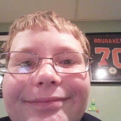 Profile Picture of Steven Brubaker (@smoshboxers) on Twitter