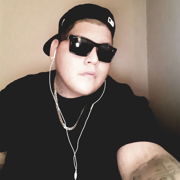 Profile Picture of Marlano Barnell (@marlano_barnell) on Poshmark