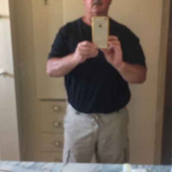 Profile Picture of Jeff Huff (@jeffhuff660) on Poshmark