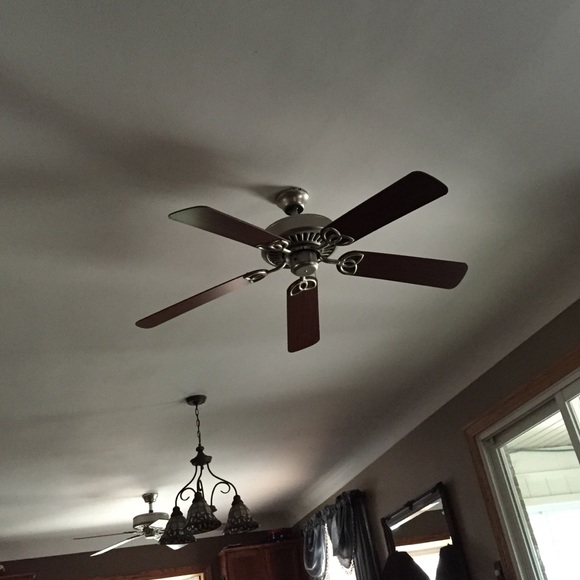 Profile Picture of Liz Parrelly (@lizp14) on Poshmark