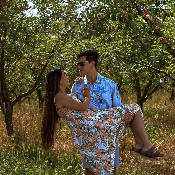 Profile Picture of Cesar Sarmiento (@luxgoods_1123) on Poshmark