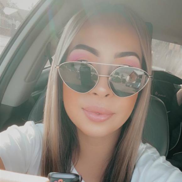 Profile Picture of Sophia Jaramillo (@sophiajarami205) on Poshmark