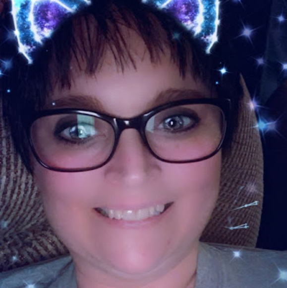 Profile Picture of Amanda Kyger (@kygers07) on Poshmark