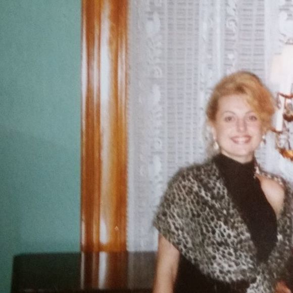 Profile Picture of Natalia Stadnyk (@nataliastadnyk) on Poshmark